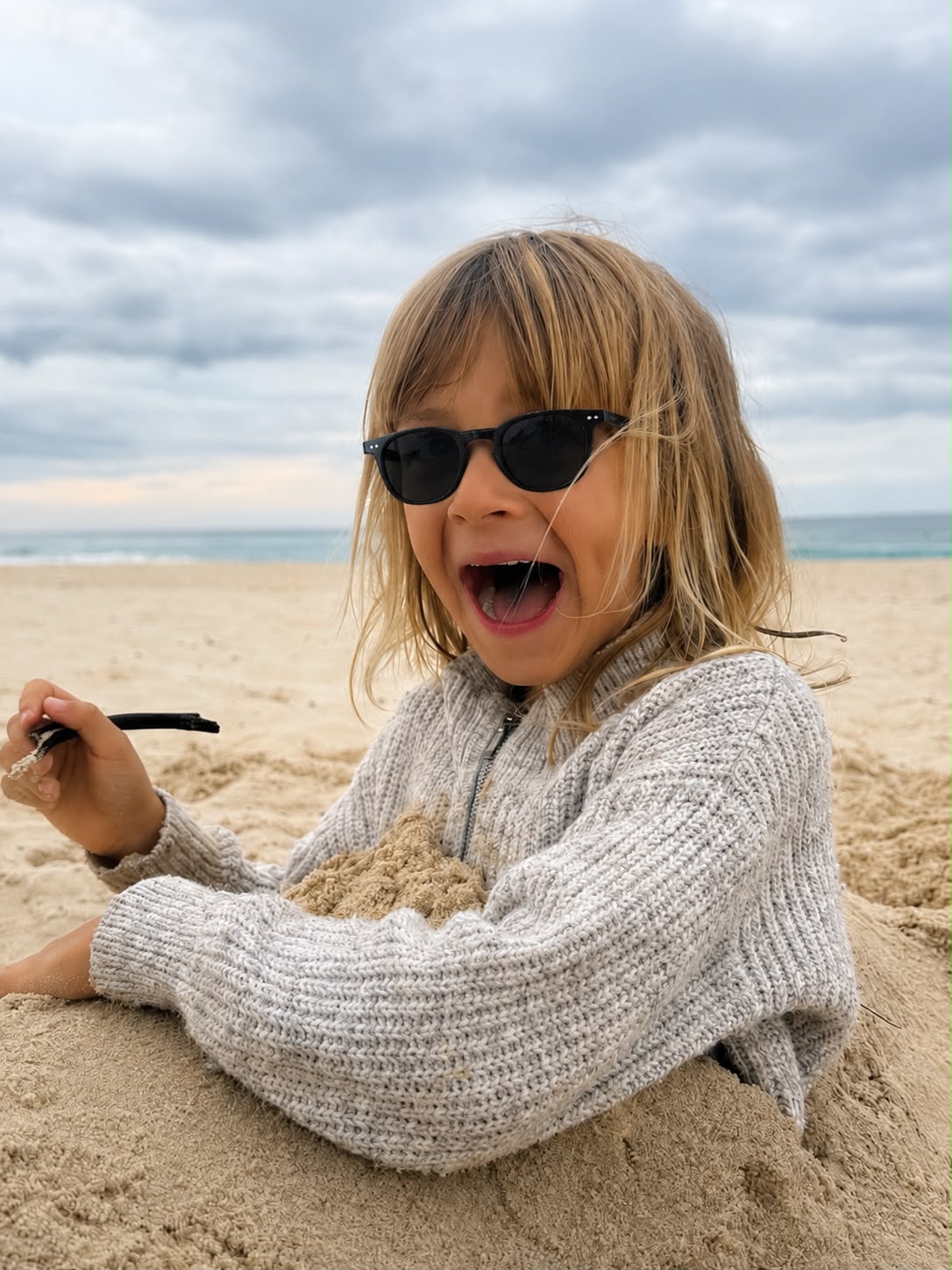 The Horizon — Classic black frames for kids